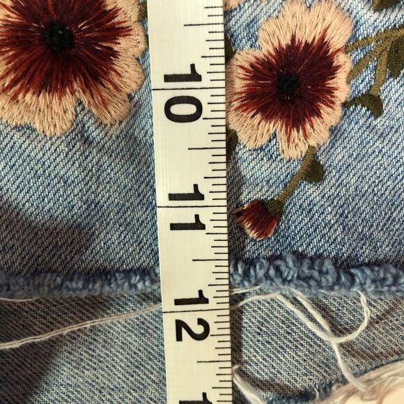 Topshop Moto Mom Floral Embroidered Denim Shorts - Picture 13 of 15